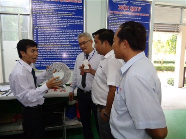 Doanh nghiệp đến thăm và chuẩn bị công tác tuyển dụng sinh viên tốt nghiệp (Khóa 2012)