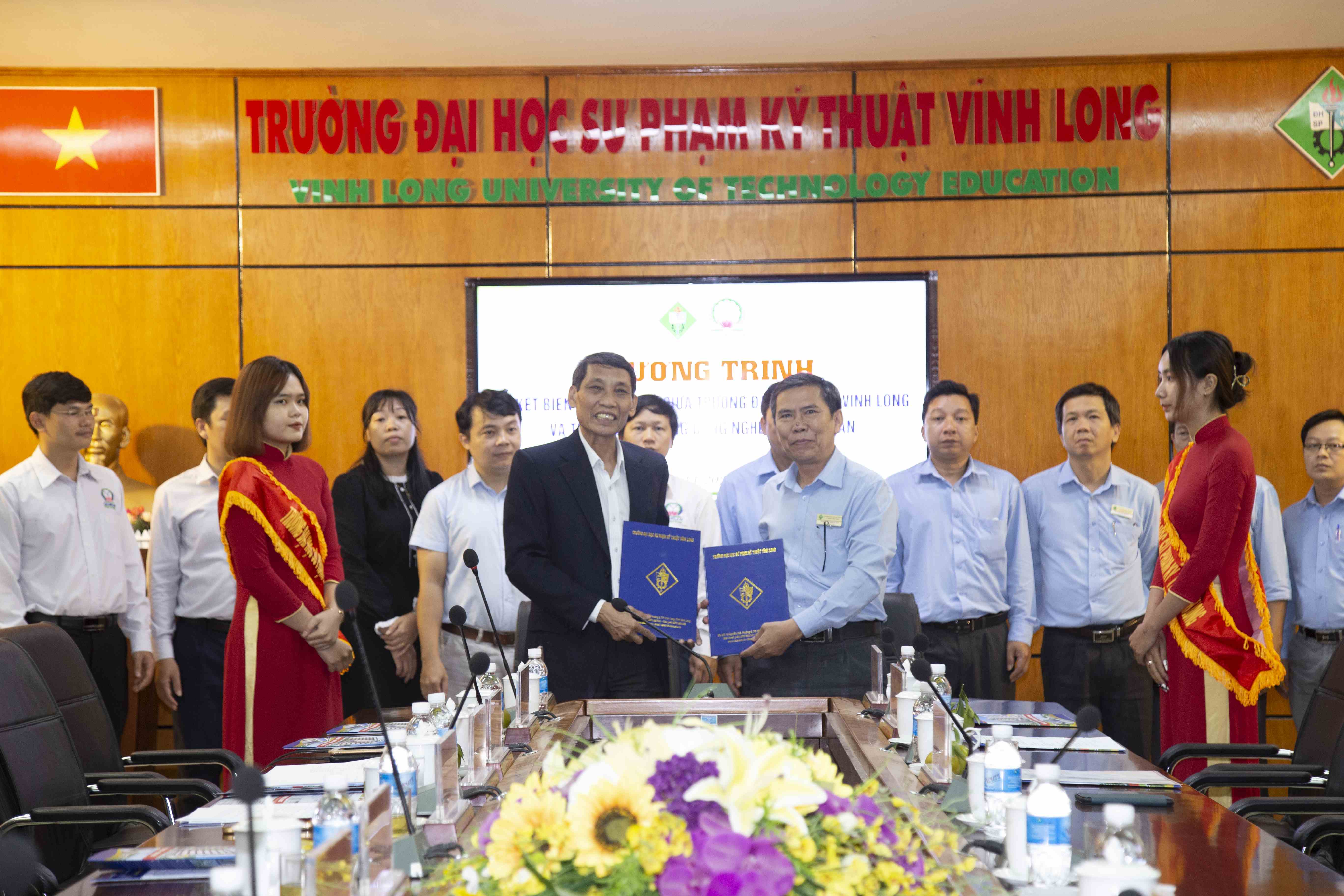 Cao đẳng Công nghệ cao Đồng An ký MOU với Đại học Sư phạm Kỹ thuật Vĩnh Long.