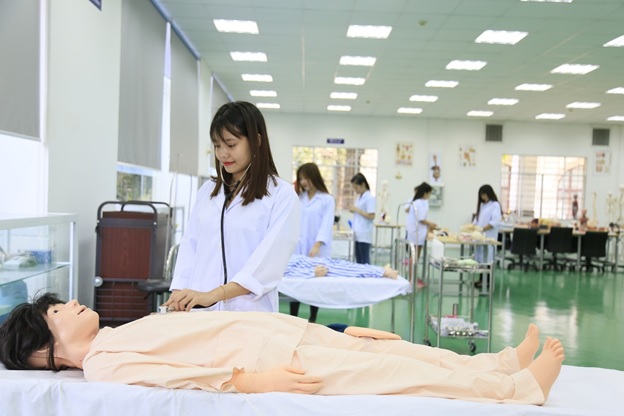 1/tuyen-sinh_10052019112537164_rwrakj5j.3jx.jpg