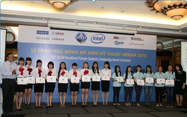 109 nữ sinh nhận học bổng kỹ thuật HEEAP