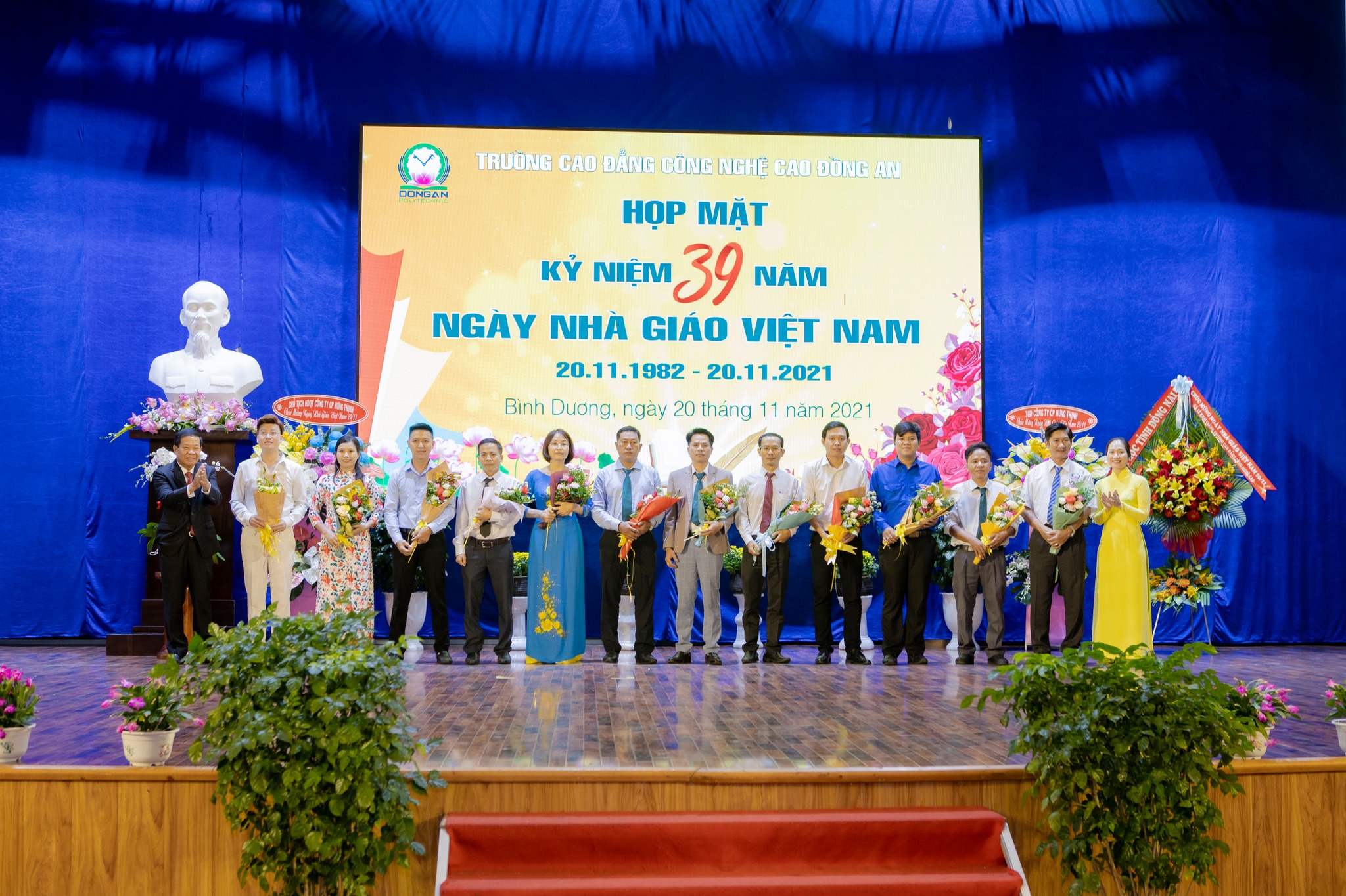 Lễ kỷ niệm 39 năm ngày Nhà giáo Việt Nam trường Cao đẳng Công nghệ cao Đồng An