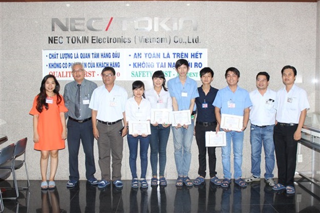 Công ty Nec/Tokin (Nhật Bản) khen thưởng sinh viên ngành điện tử thực tập tại công ty